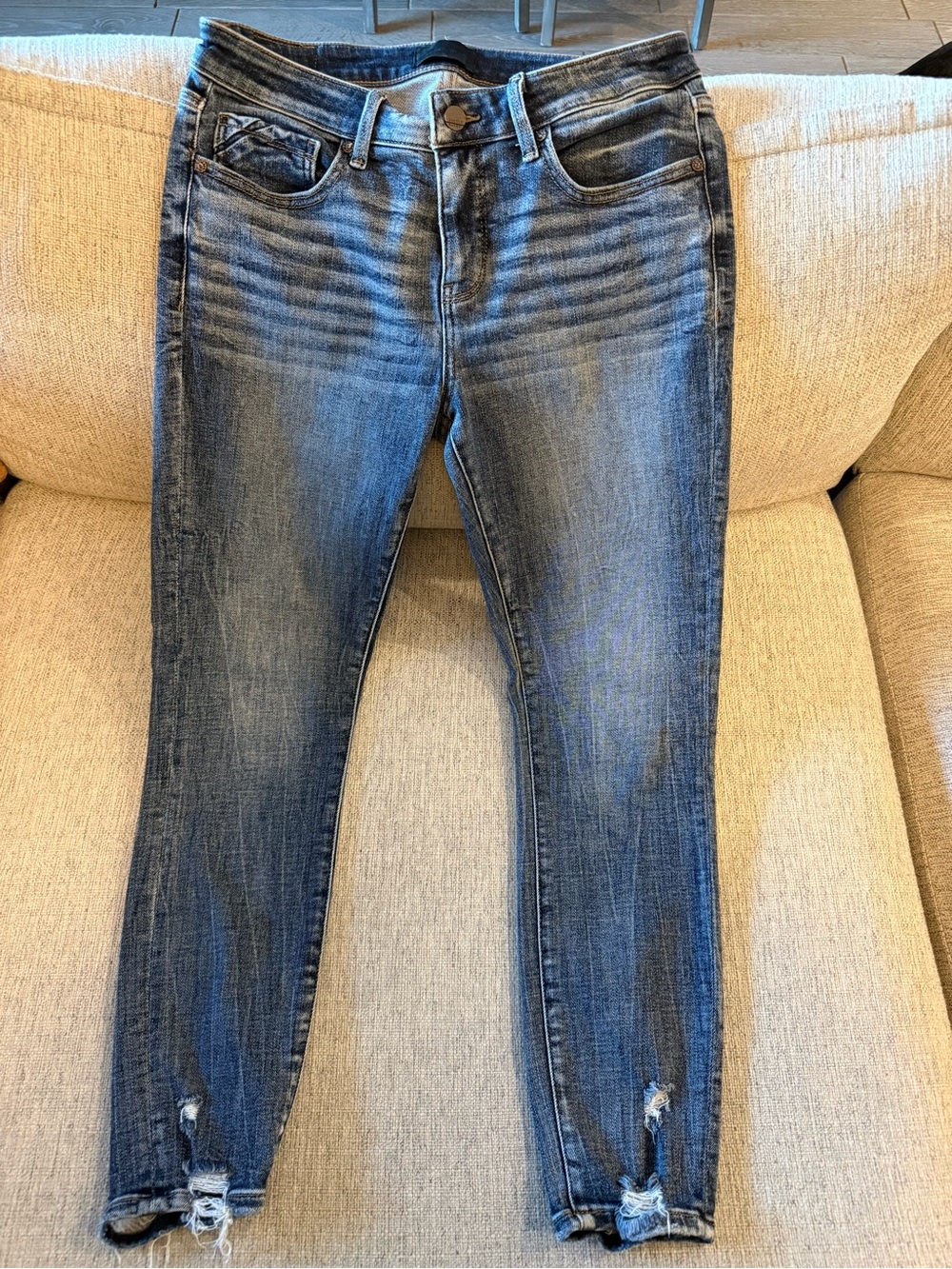 Buckle Women's Blue Skinny Jeans with Ankle Distress